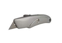 Нож для линолеума. трапец. лезв. металл. Корп., фиксатор Sturm! 1076-02-P1